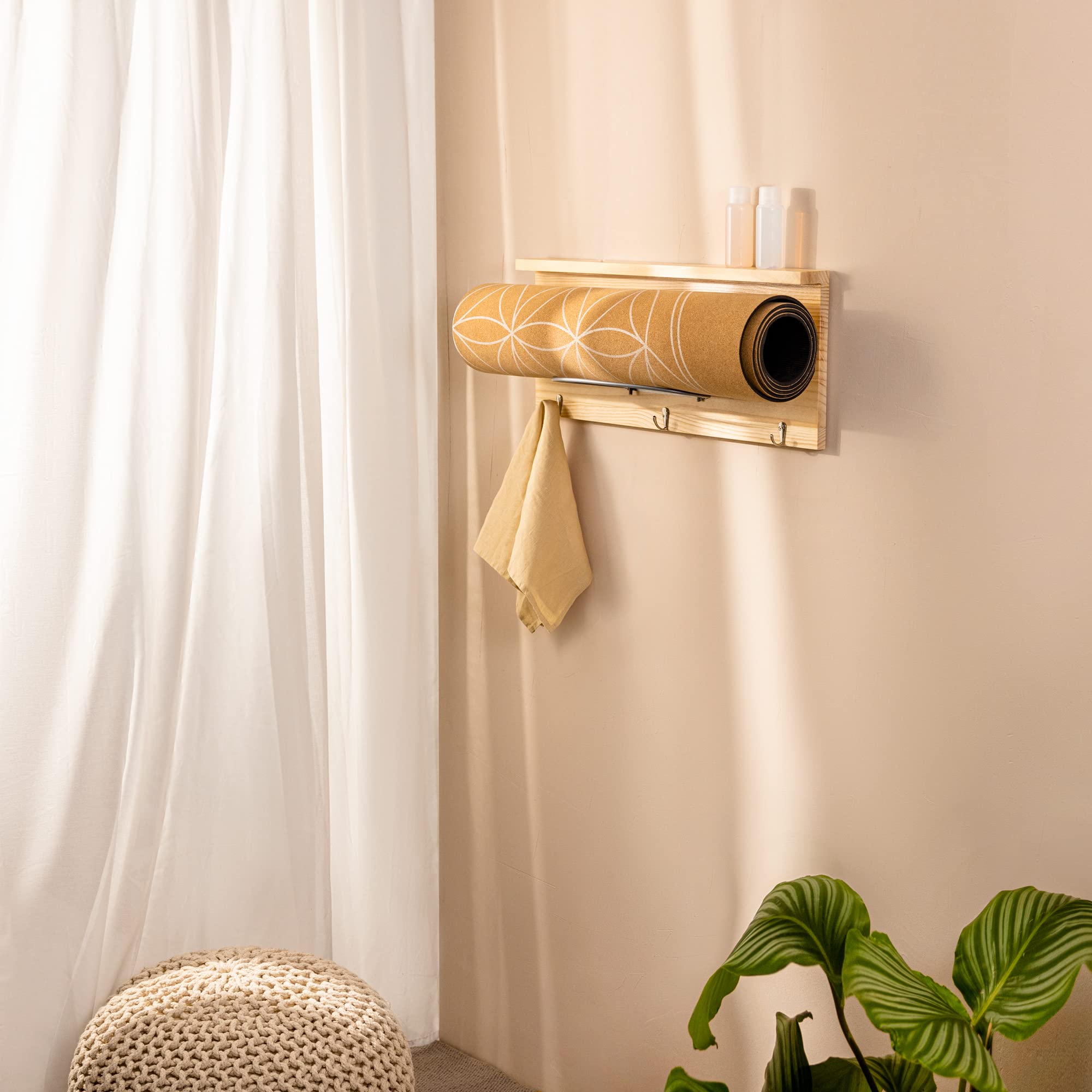 navaris-sport-wellness-h-ngeregal-yogamatte-holz-60cm-mit-haken image 2