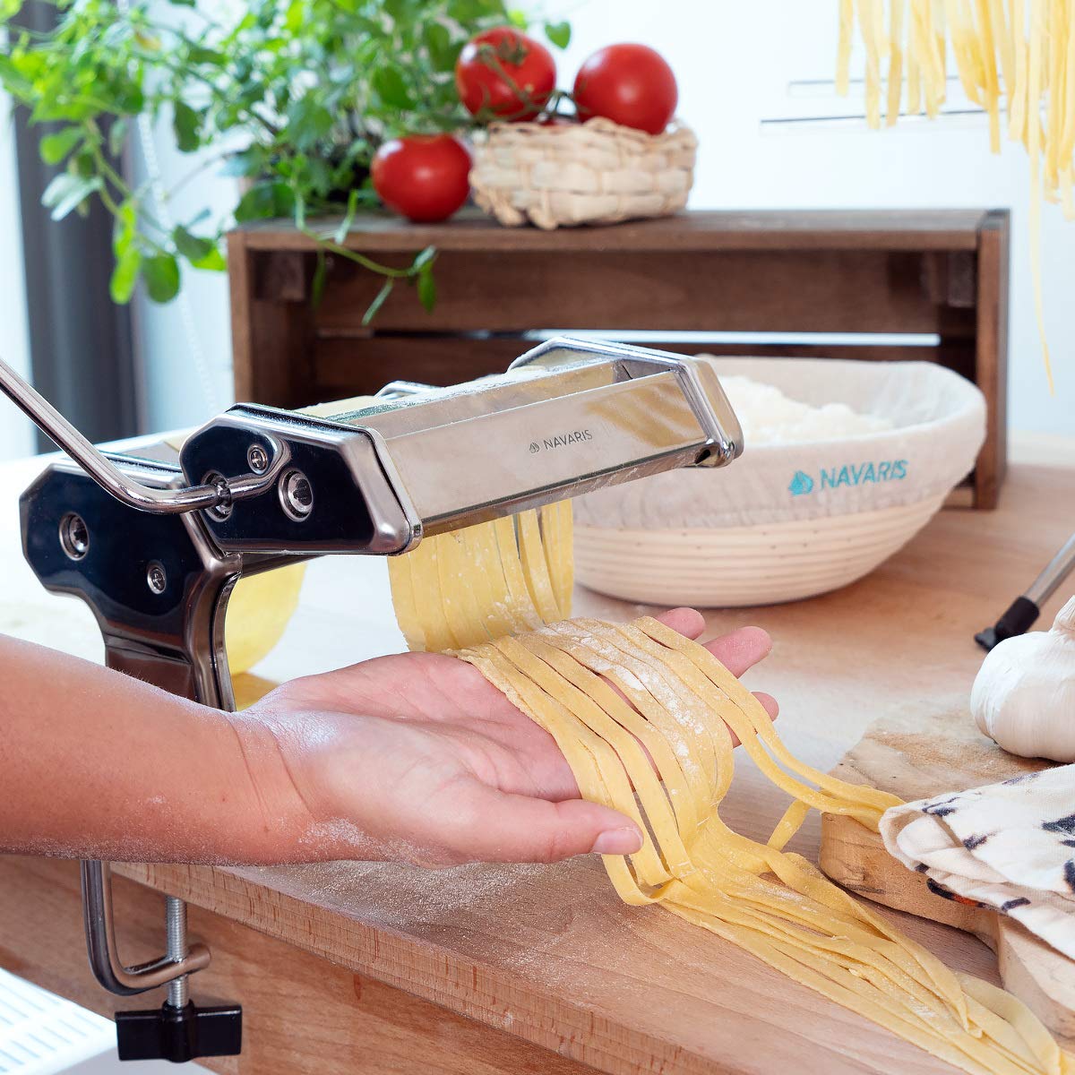 navaris-kitchen-nudelmaschine-edelstahl-holzgriff-9-stufen-spaghetti image 2