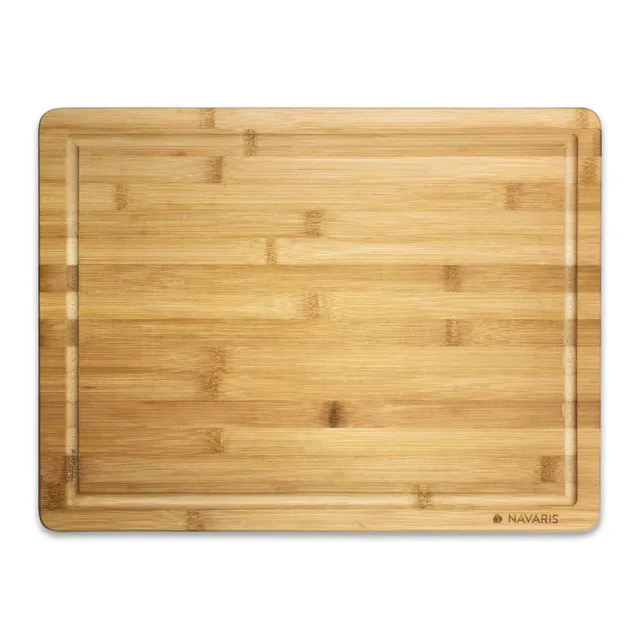 navaris-schneidebrett-bambus-45x34-cm-mit-saftrille image 1
