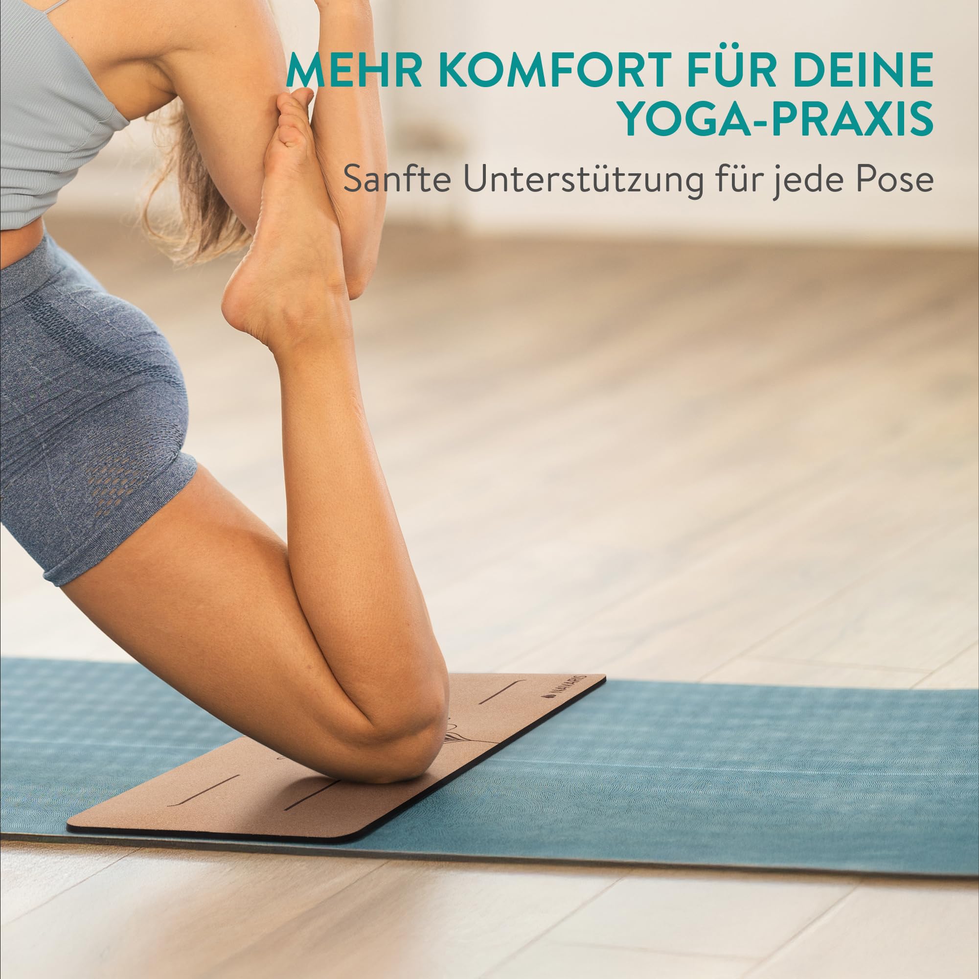 navaris-sport-yoga-kniekissen-kork-matte-linien-60x25cm image 2