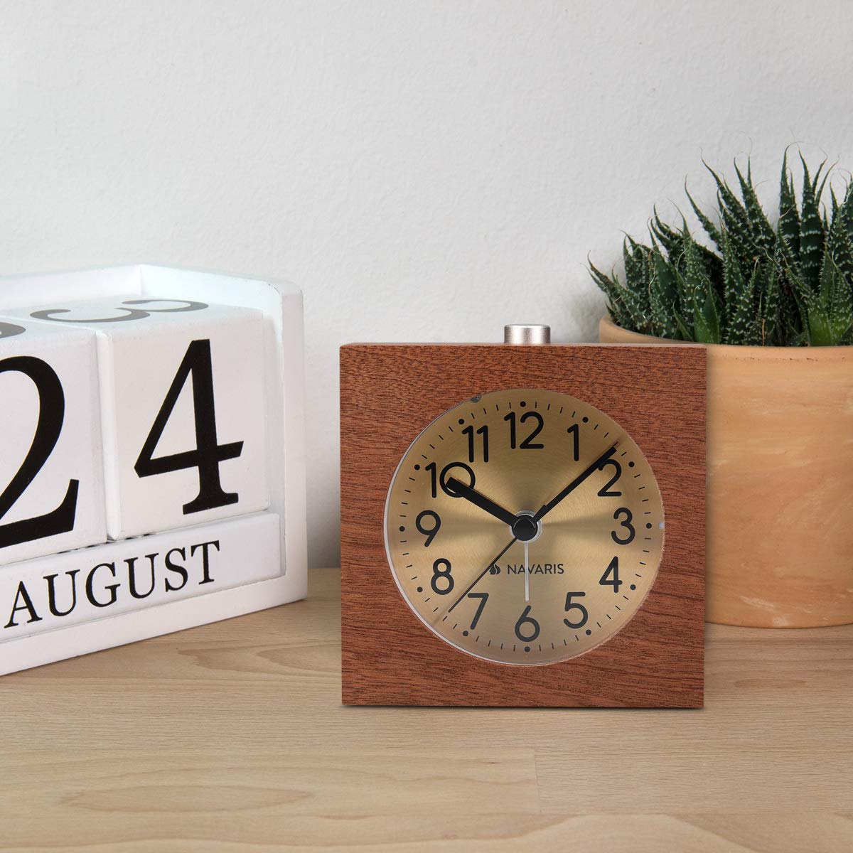 navaris-living-holzwecker-analog-dunkelbraun-mit-licht-snooze image 5